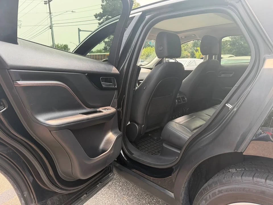 2017 Jaguar F-Pace - Image 9 of 20