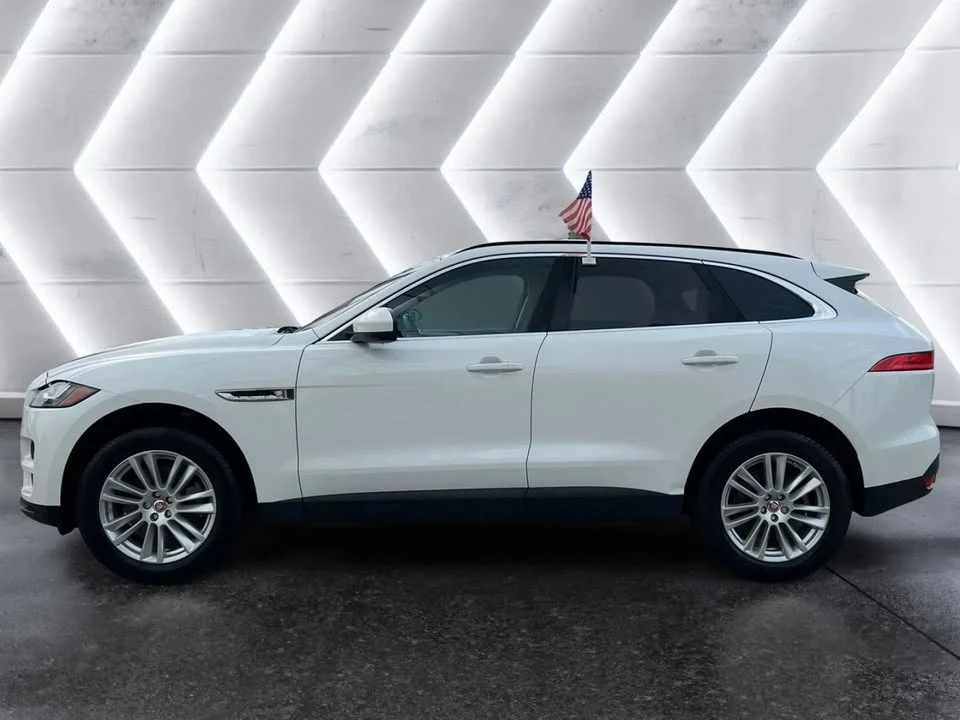 2017 Jaguar F-Pace - Image 2 of 15