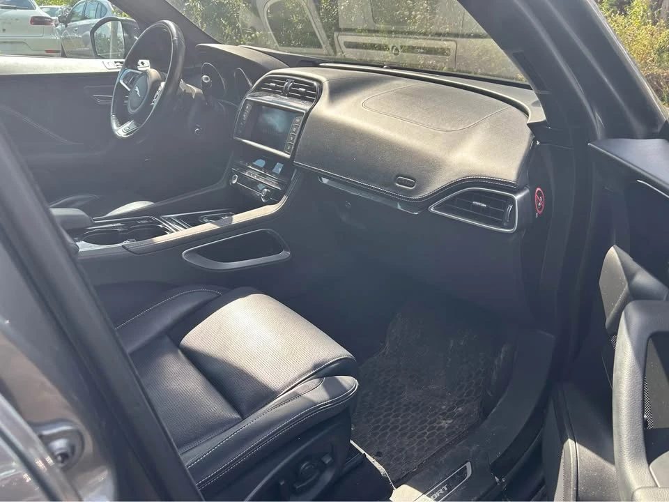 2017 Jaguar F-Pace - Image 7 of 12