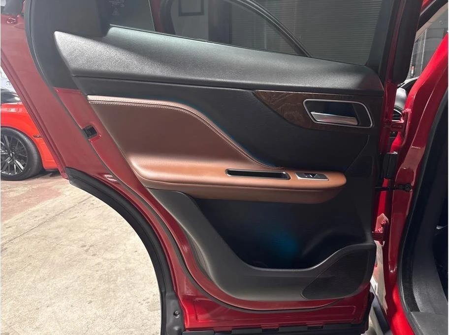 2017 Jaguar F-Pace - Image 13 of 20