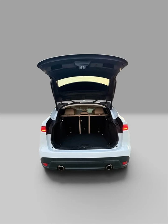 2017 Jaguar F-Pace - Image 18 of 20