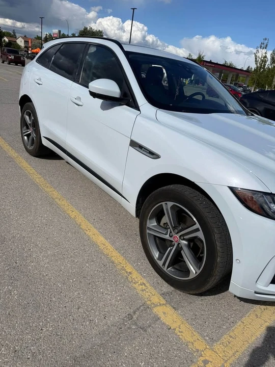 2017 Jaguar F-Pace - Image 4 of 11