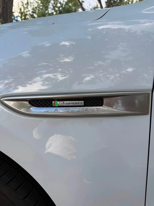 2017 Jaguar F-Pace - Image 11 of 11