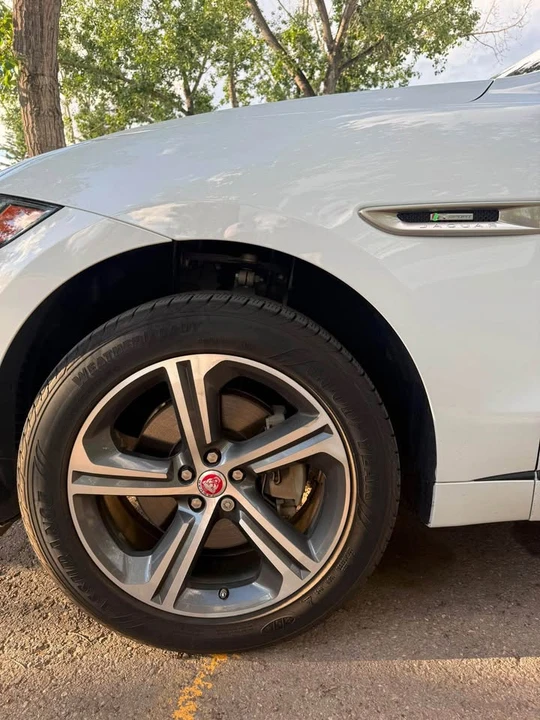 2017 Jaguar F-Pace - Image 6 of 11
