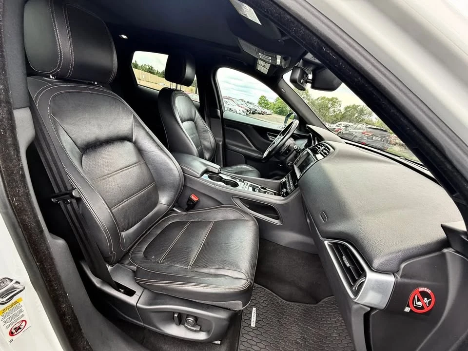 2017 Jaguar F-Pace - Image 18 of 20