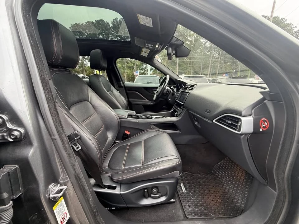 2017 Jaguar F-Pace - Image 14 of 19
