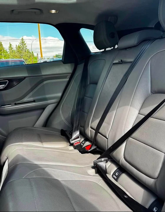 2017 Jaguar F-Pace - Image 8 of 11