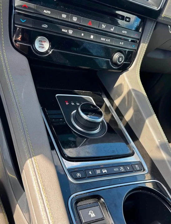 2017 Jaguar F-Pace - Image 7 of 11