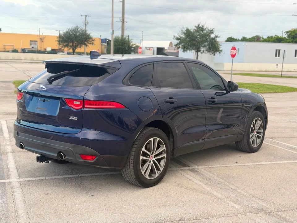 2017 Jaguar F-Pace - Image 10 of 16