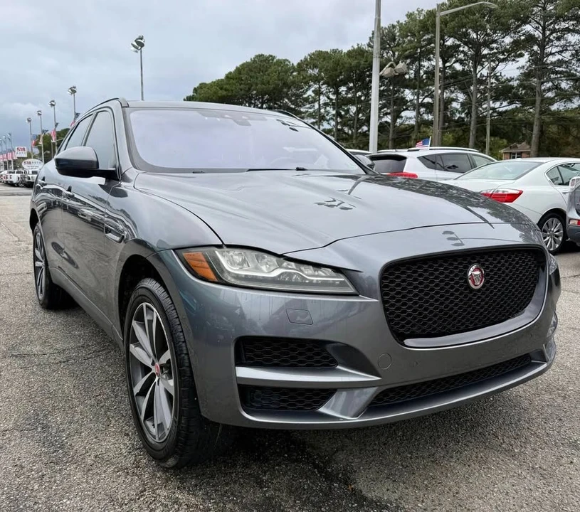 2017 Jaguar F-Pace - Image 2 of 19