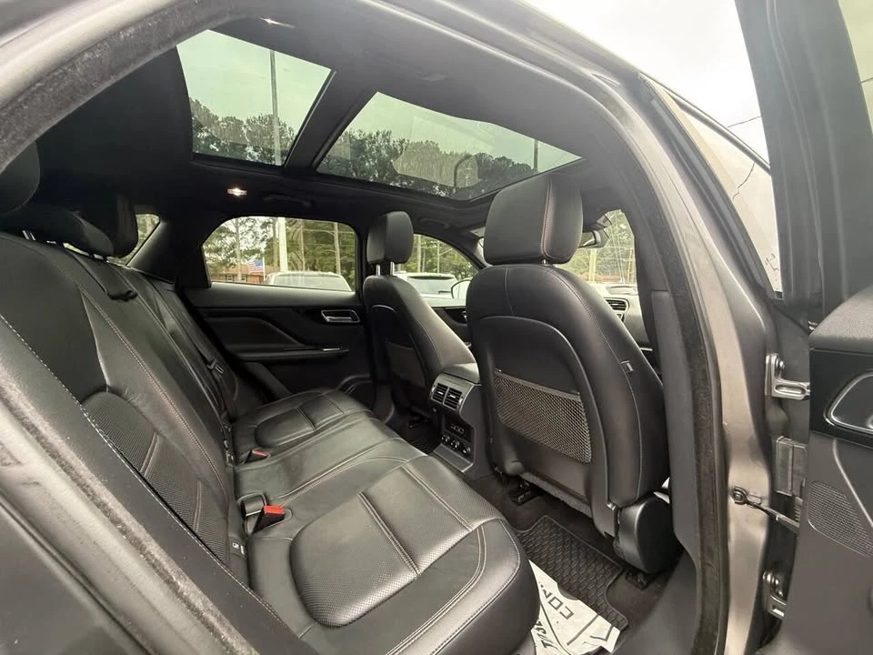 2017 Jaguar F-Pace - Image 13 of 19