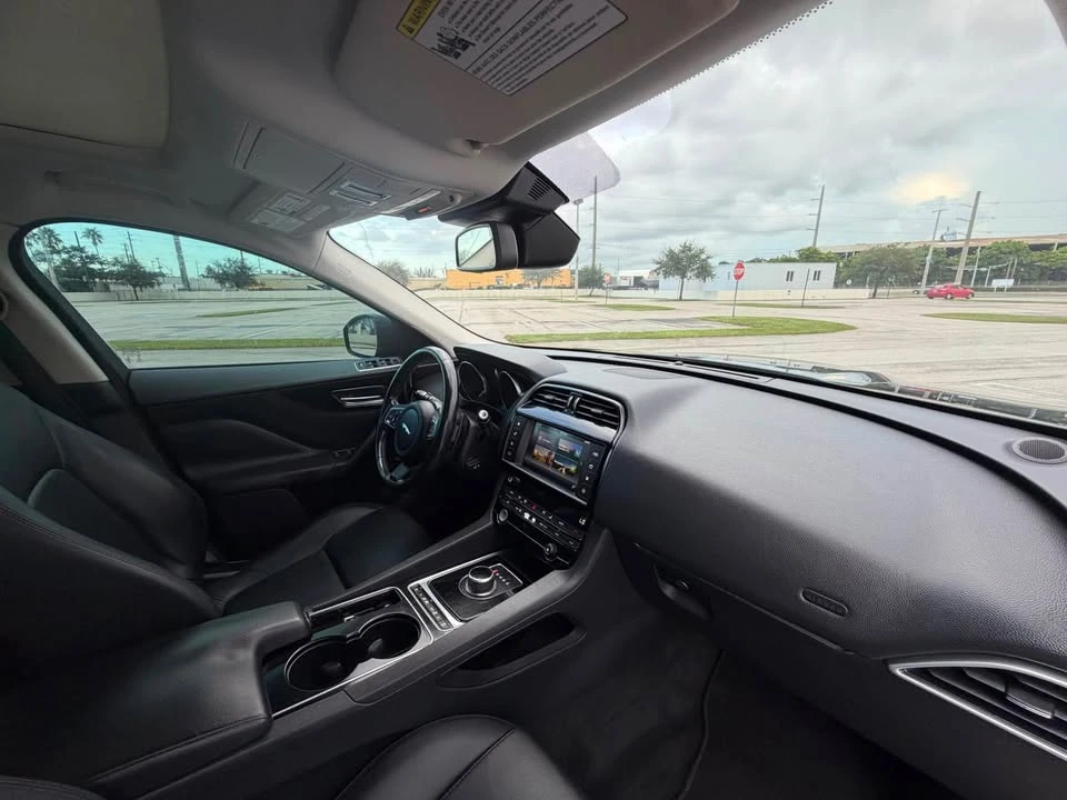 2017 Jaguar F-Pace - Image 7 of 16