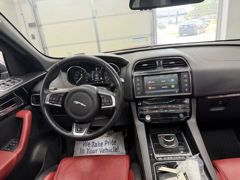 2017 Jaguar F-Pace - Image 13 of 20