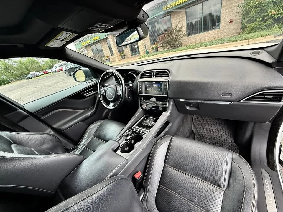 2017 Jaguar F-Pace - Image 13 of 20
