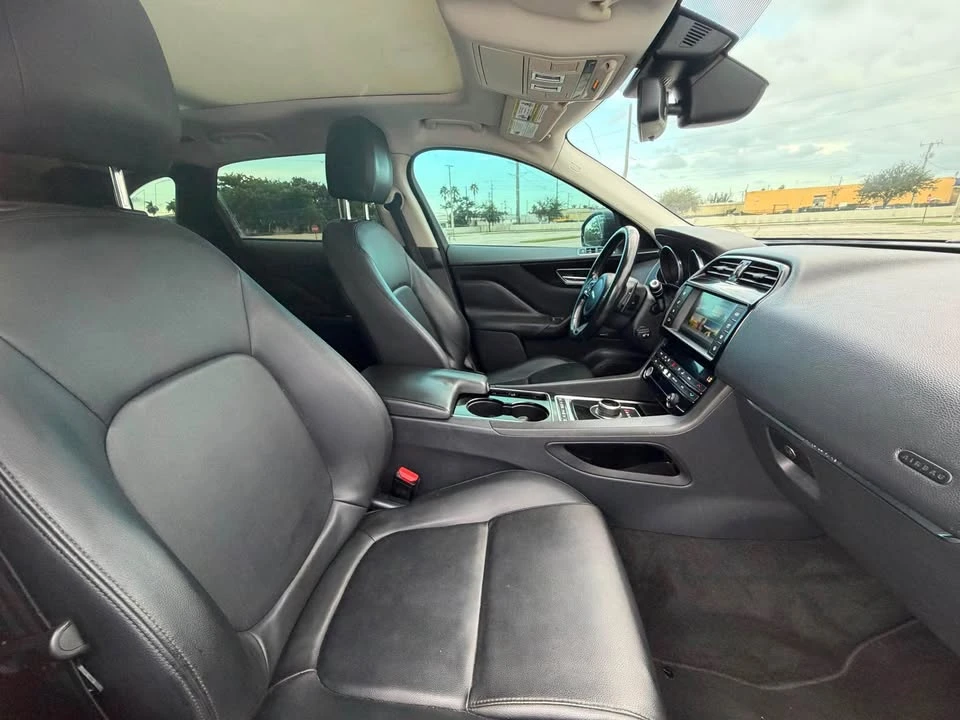 2017 Jaguar F-Pace - Image 6 of 17