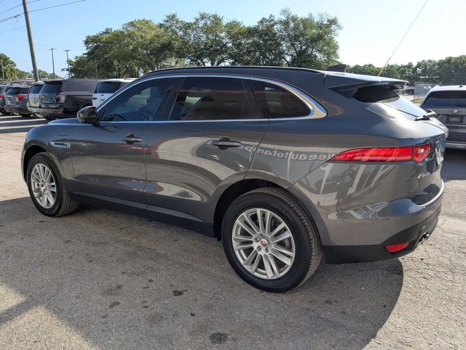 2017 Jaguar F-Pace - Image 5 of 20