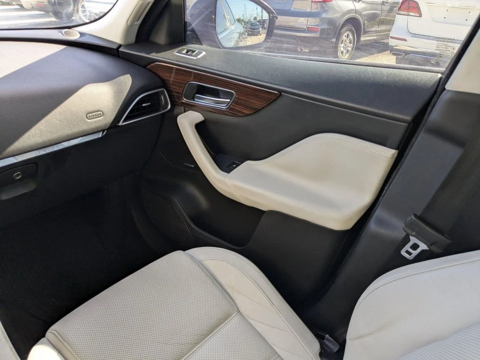 2017 Jaguar F-Pace - Image 18 of 20