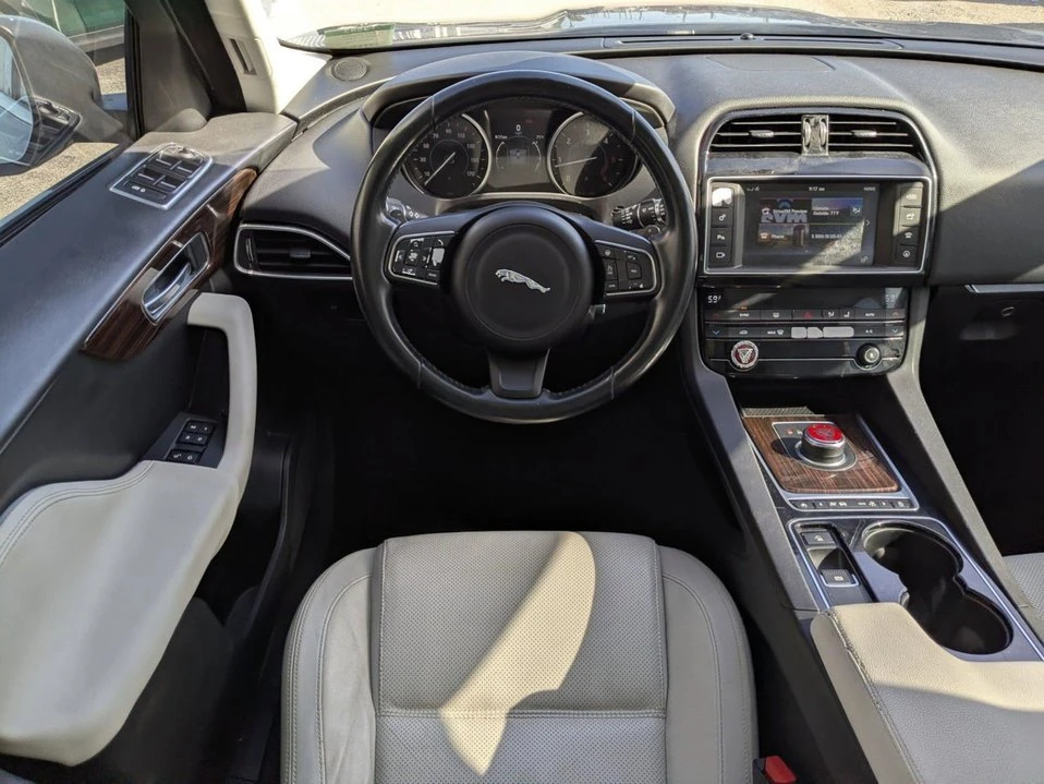 2017 Jaguar F-Pace - Image 17 of 20