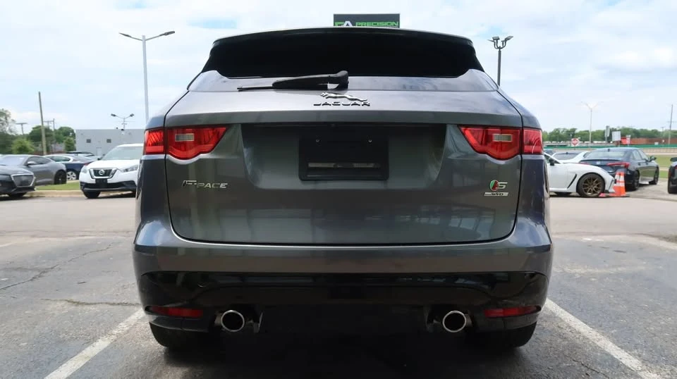 2017 Jaguar F-Pace - Image 9 of 20