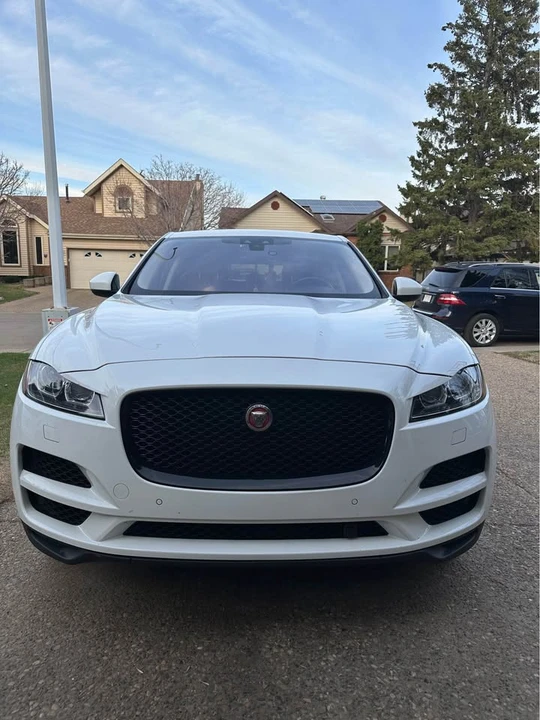 2017 Jaguar F-Pace - Image 2 of 15