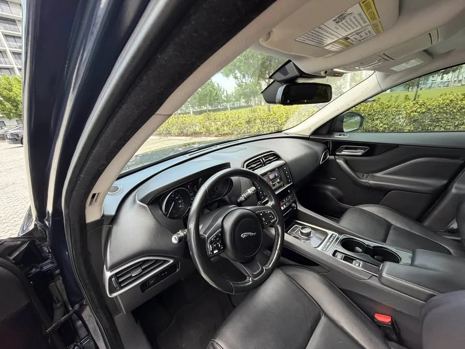 2017 Jaguar F-Pace - Image 7 of 18