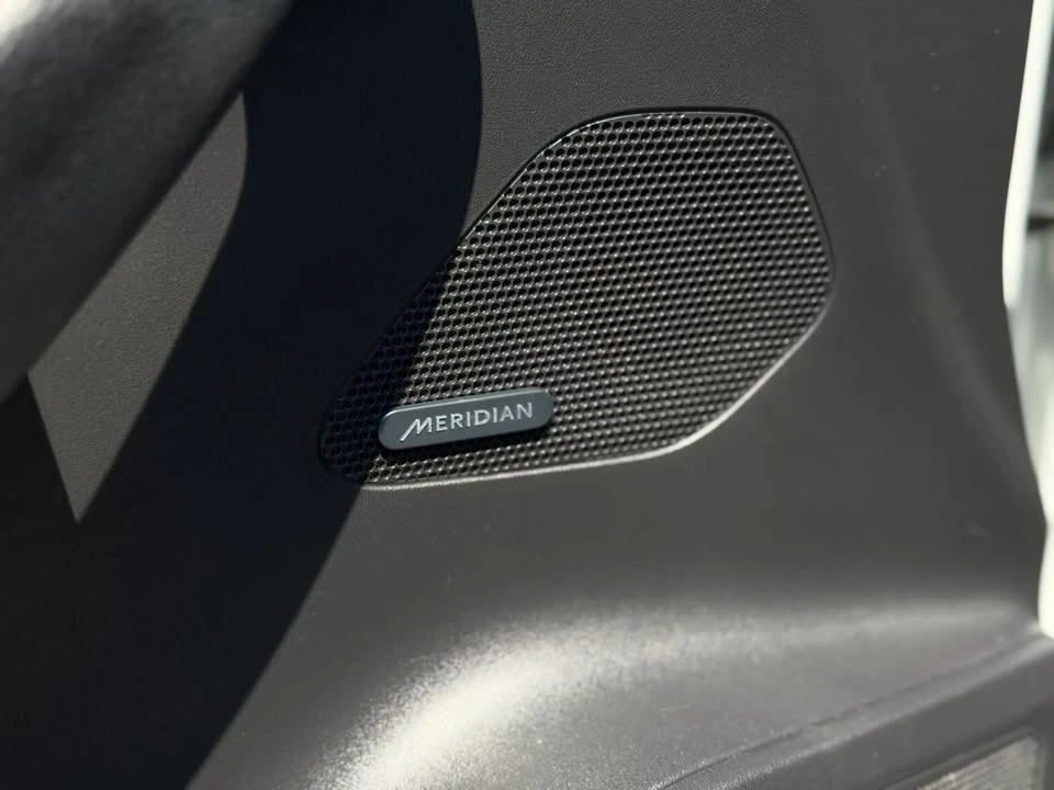2017 Jaguar F-Pace - Image 11 of 20