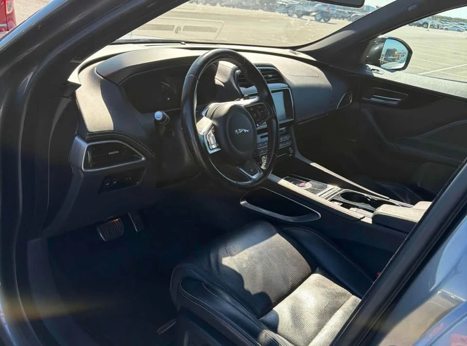2017 Jaguar F-Pace - Image 4 of 11