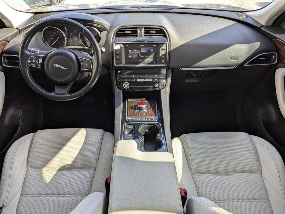 2017 Jaguar F-Pace - Image 16 of 20