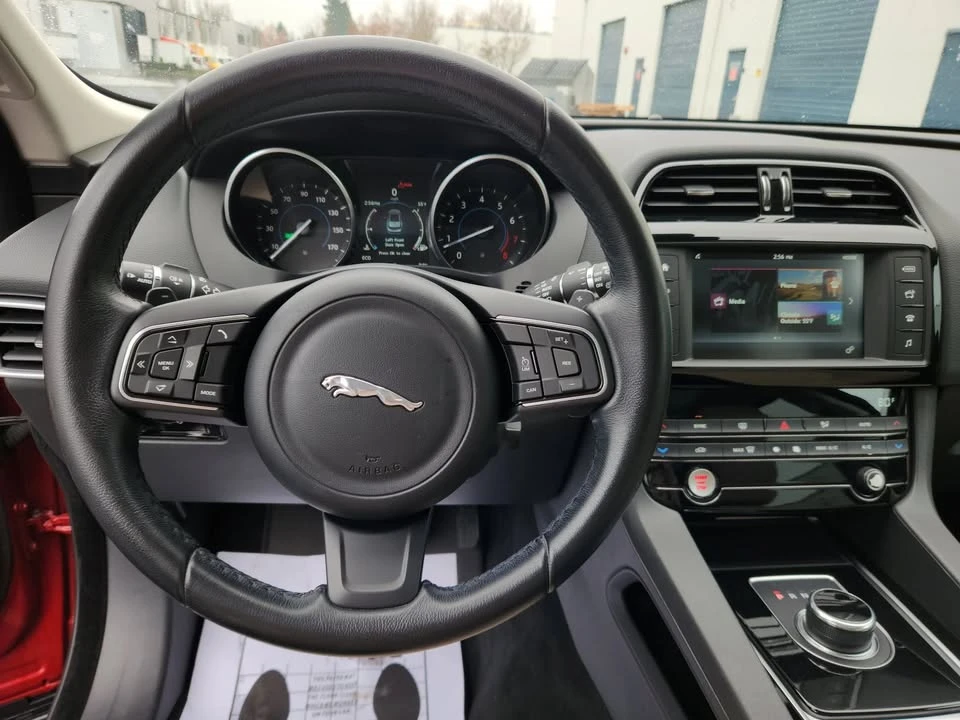 2017 Jaguar F-Pace - Image 8 of 20