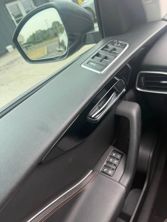 2017 Jaguar F-Pace - Image 10 of 12