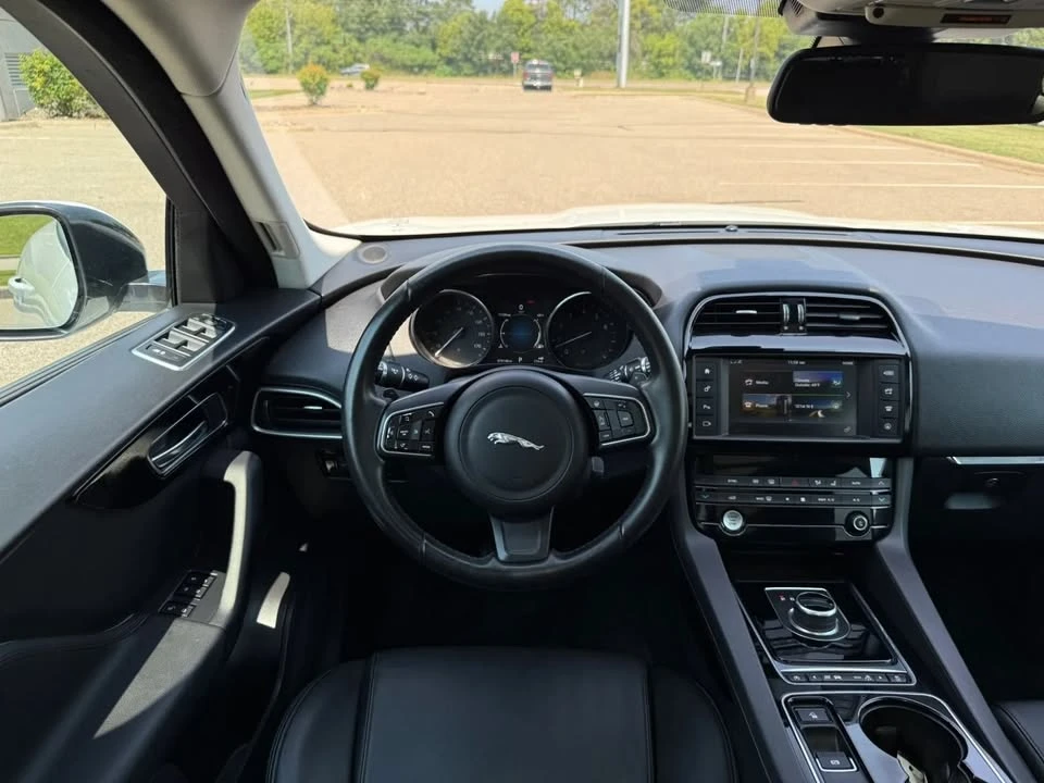 2017 Jaguar F-Pace - Image 15 of 20