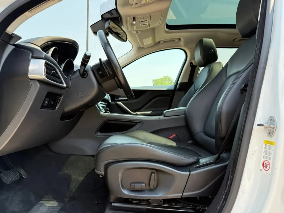 2017 Jaguar F-Pace - Image 12 of 20
