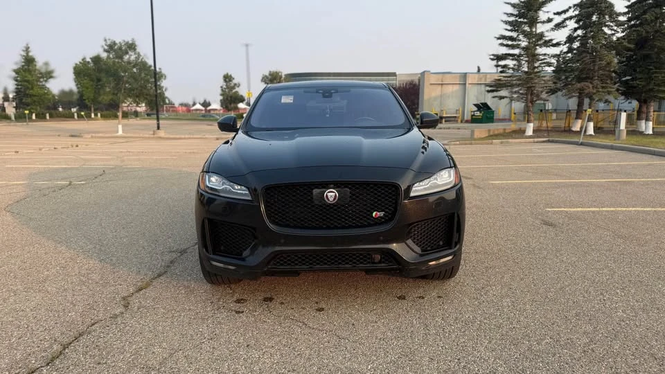 2017 Jaguar F-Pace - Image 2 of 12