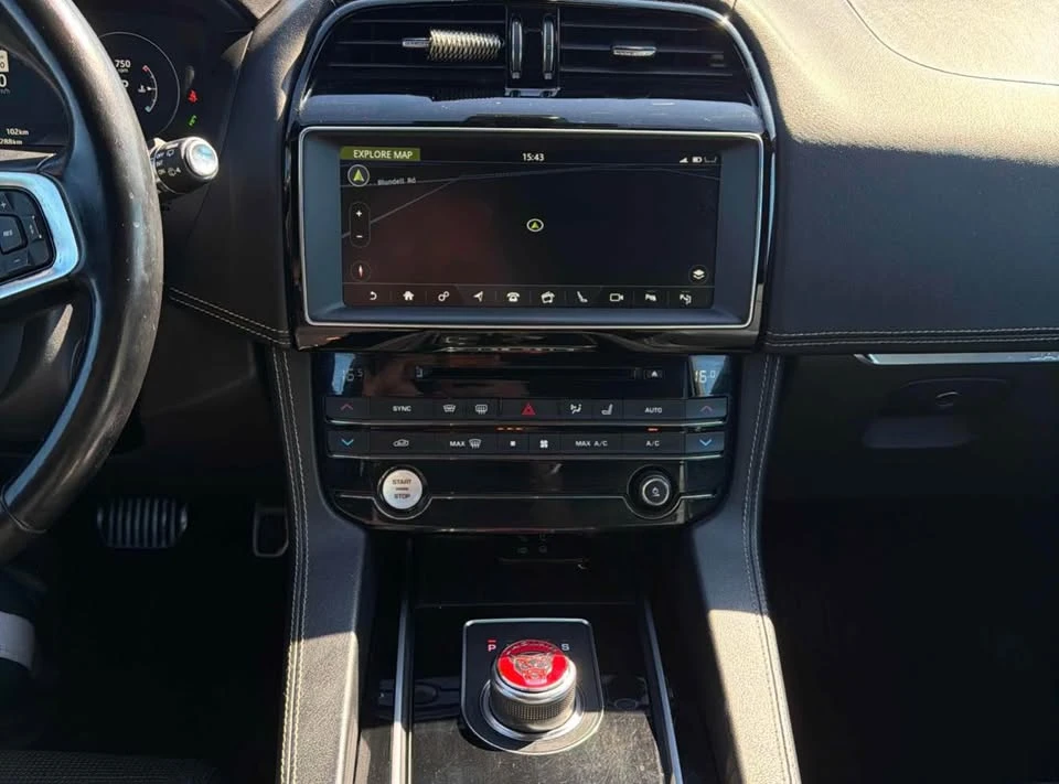 2017 Jaguar F-Pace - Image 6 of 11