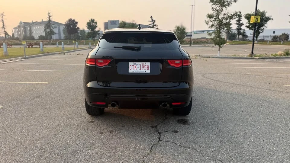 2017 Jaguar F-Pace - Image 6 of 12