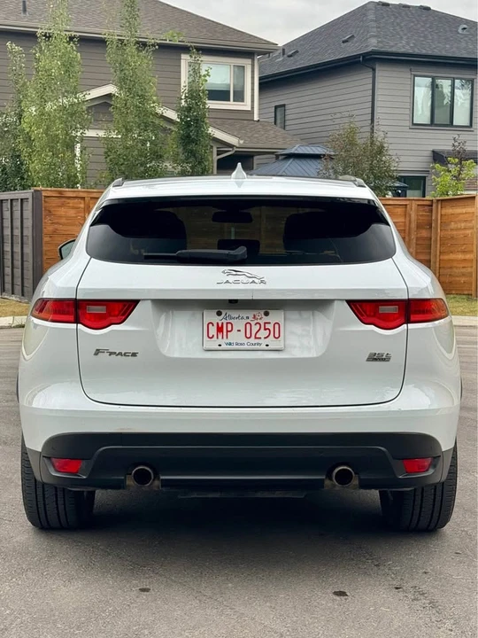 2017 Jaguar F-Pace - Image 6 of 12
