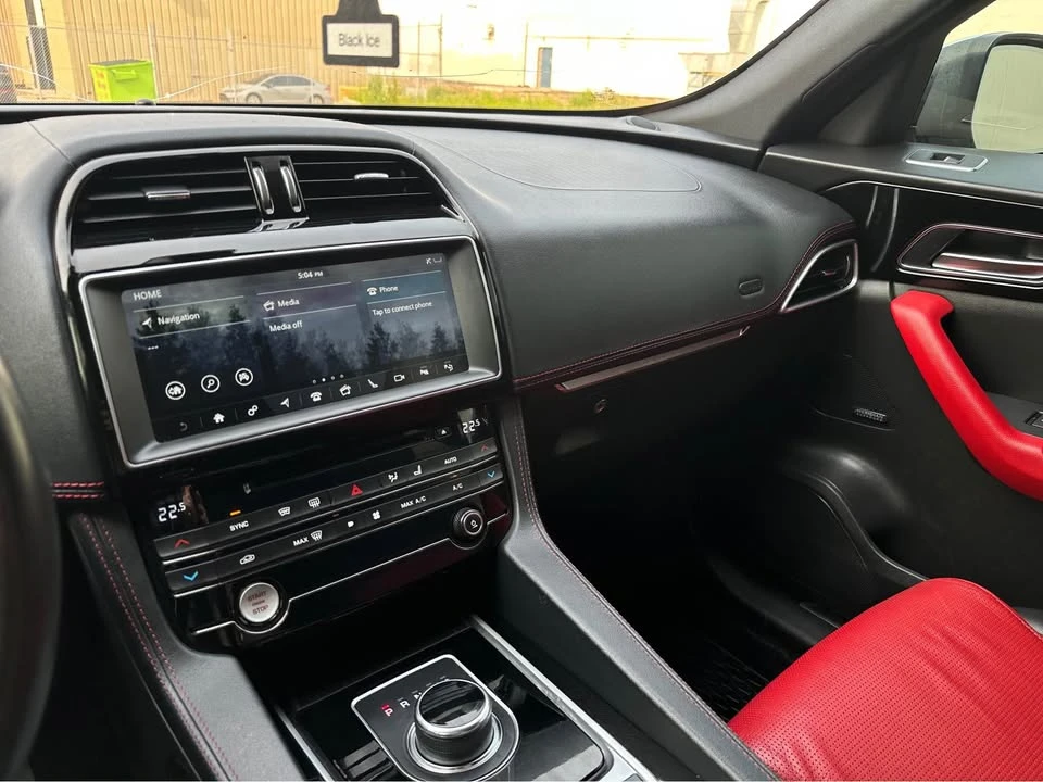 2017 Jaguar F-Pace - Image 17 of 20