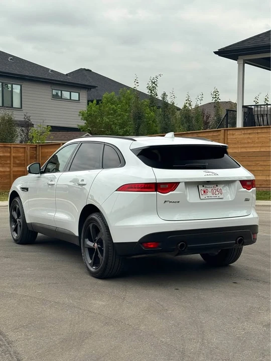 2017 Jaguar F-Pace - Image 4 of 12