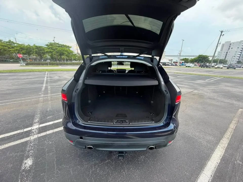 2017 Jaguar F-Pace - Image 17 of 18