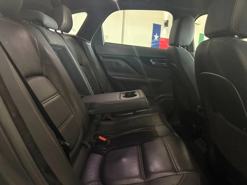 2017 Jaguar F-Pace - Image 7 of 9