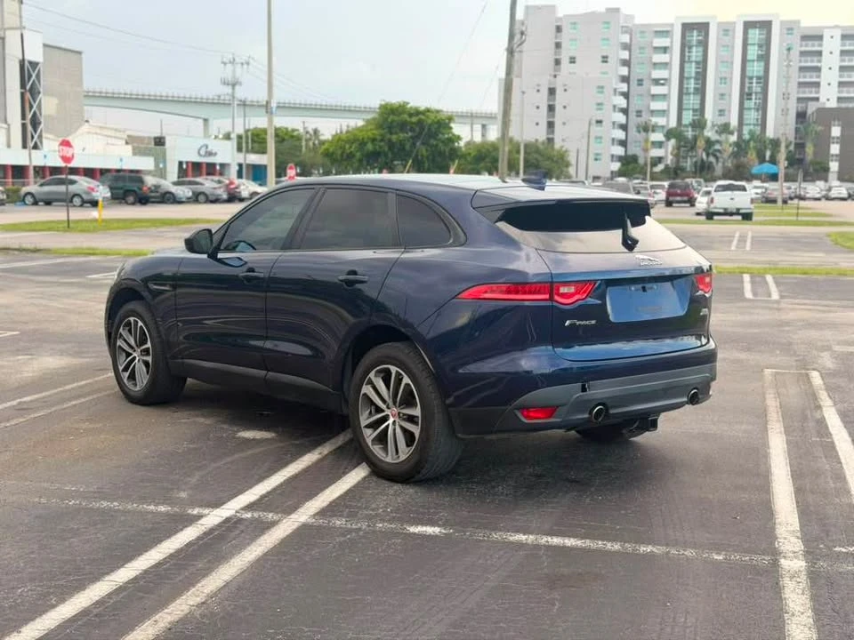 2017 Jaguar F-Pace - Image 4 of 18