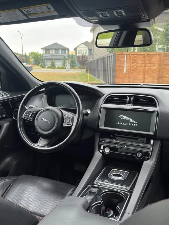 2017 Jaguar F-Pace - Image 8 of 12