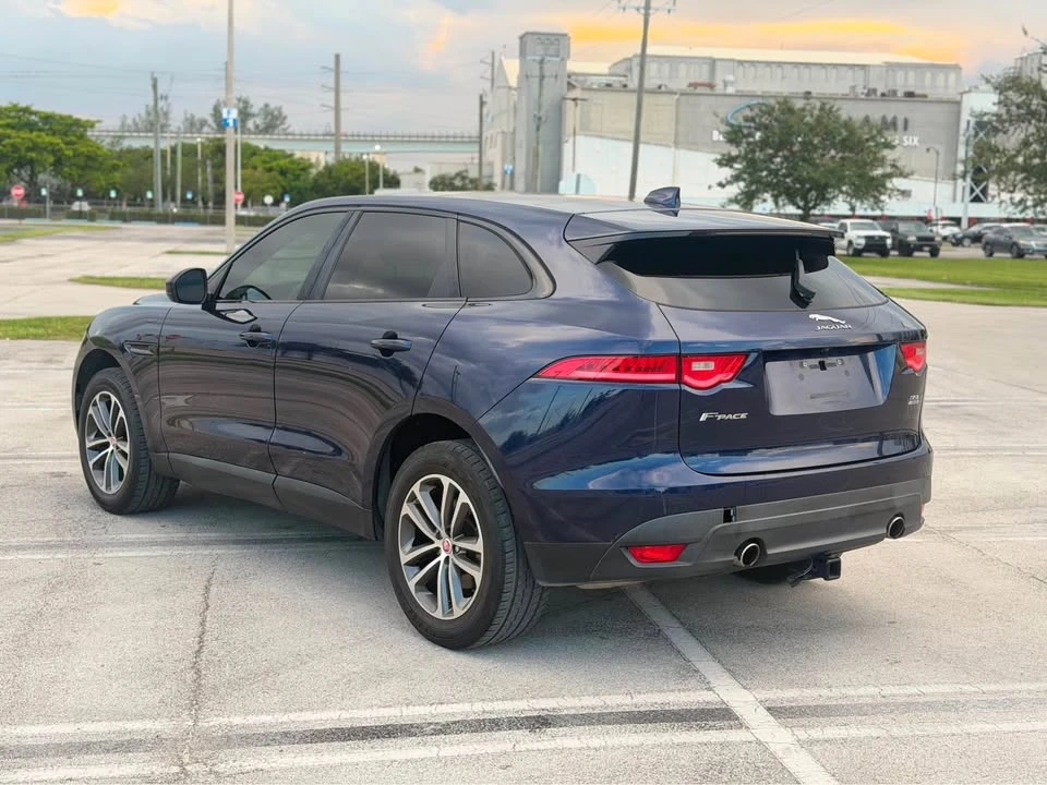 2017 Jaguar F-Pace - Image 9 of 16