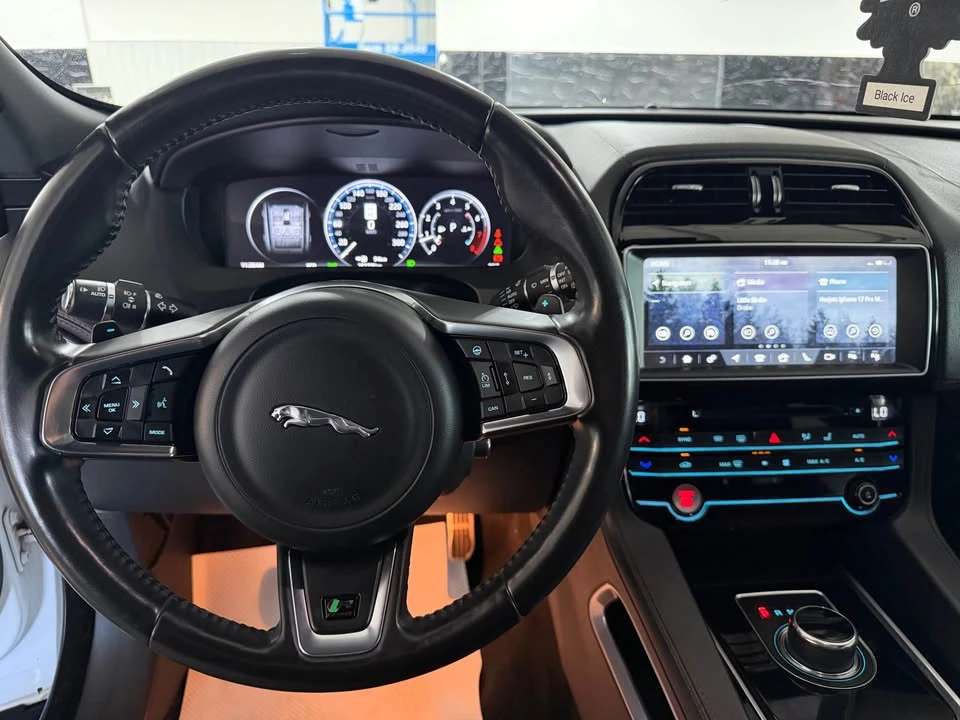 2017 Jaguar F-Pace - Image 17 of 20