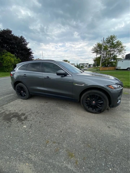 2017 Jaguar F-Pace - Image 2 of 11