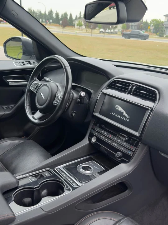 2017 Jaguar F-Pace - Image 7 of 12