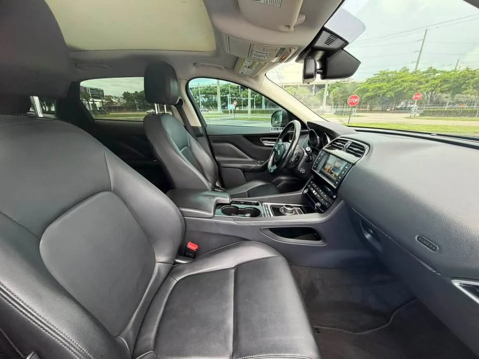 2017 Jaguar F-Pace - Image 16 of 18