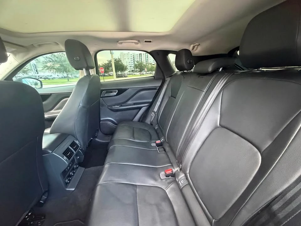 2017 Jaguar F-Pace - Image 14 of 17
