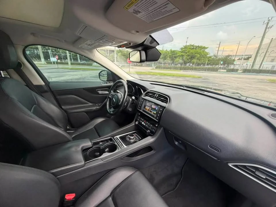 2017 Jaguar F-Pace - Image 15 of 18