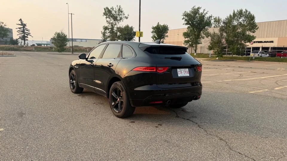 2017 Jaguar F-Pace - Image 7 of 12